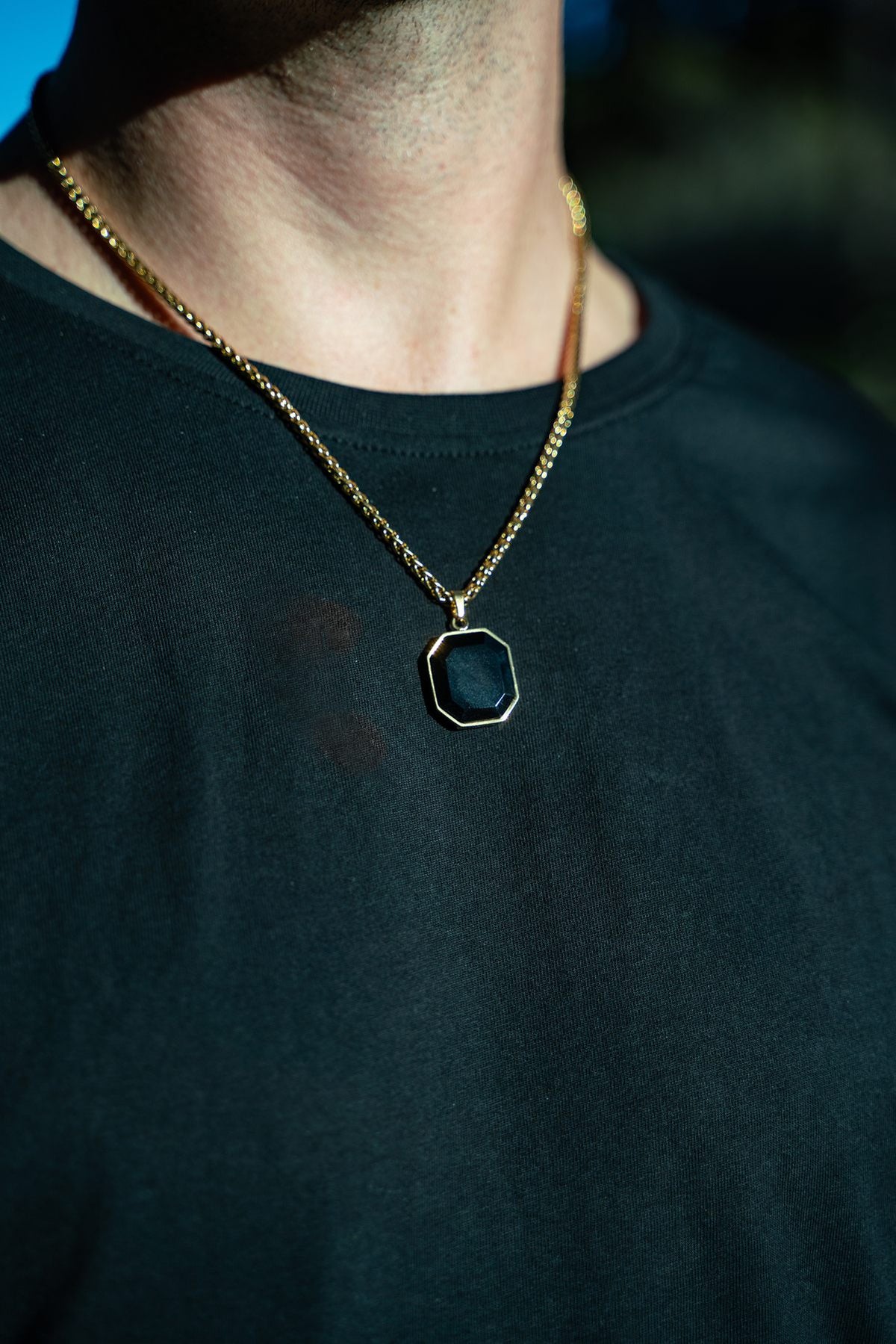 Colgante Nexo · Obsidiana · Dorado